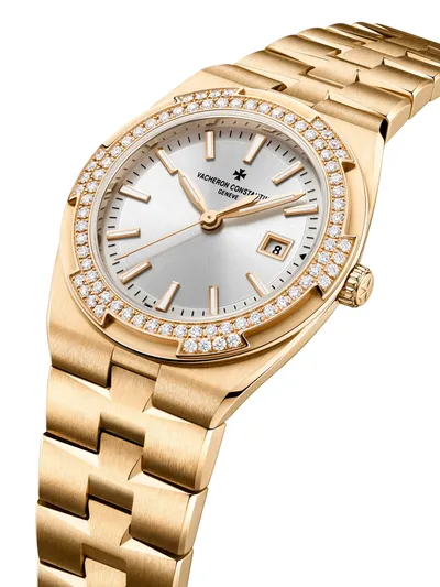 Vacheron Constantin Overseas Quartz, three-quarter view