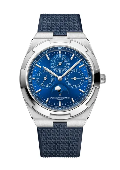 Vacheron Constantin Overseas Perpetual Calendar Ultra-Thin, on the dark blue rubber strap