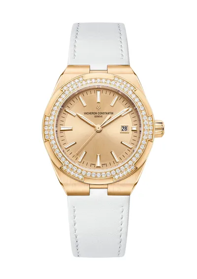 Vacheron Constantin Overseas Self-Winding, on the white calfskin strap