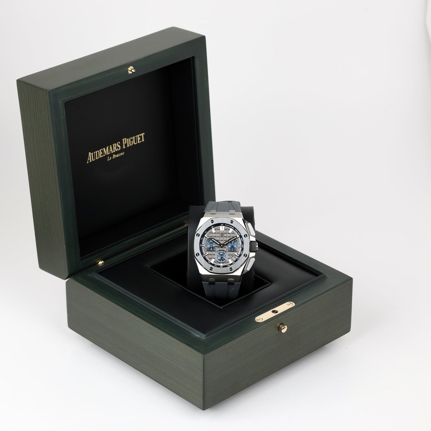 Audemars Piguet Royal Oak Offshore Selfwinding Chronograph 26420IO.OO.A009CA.01