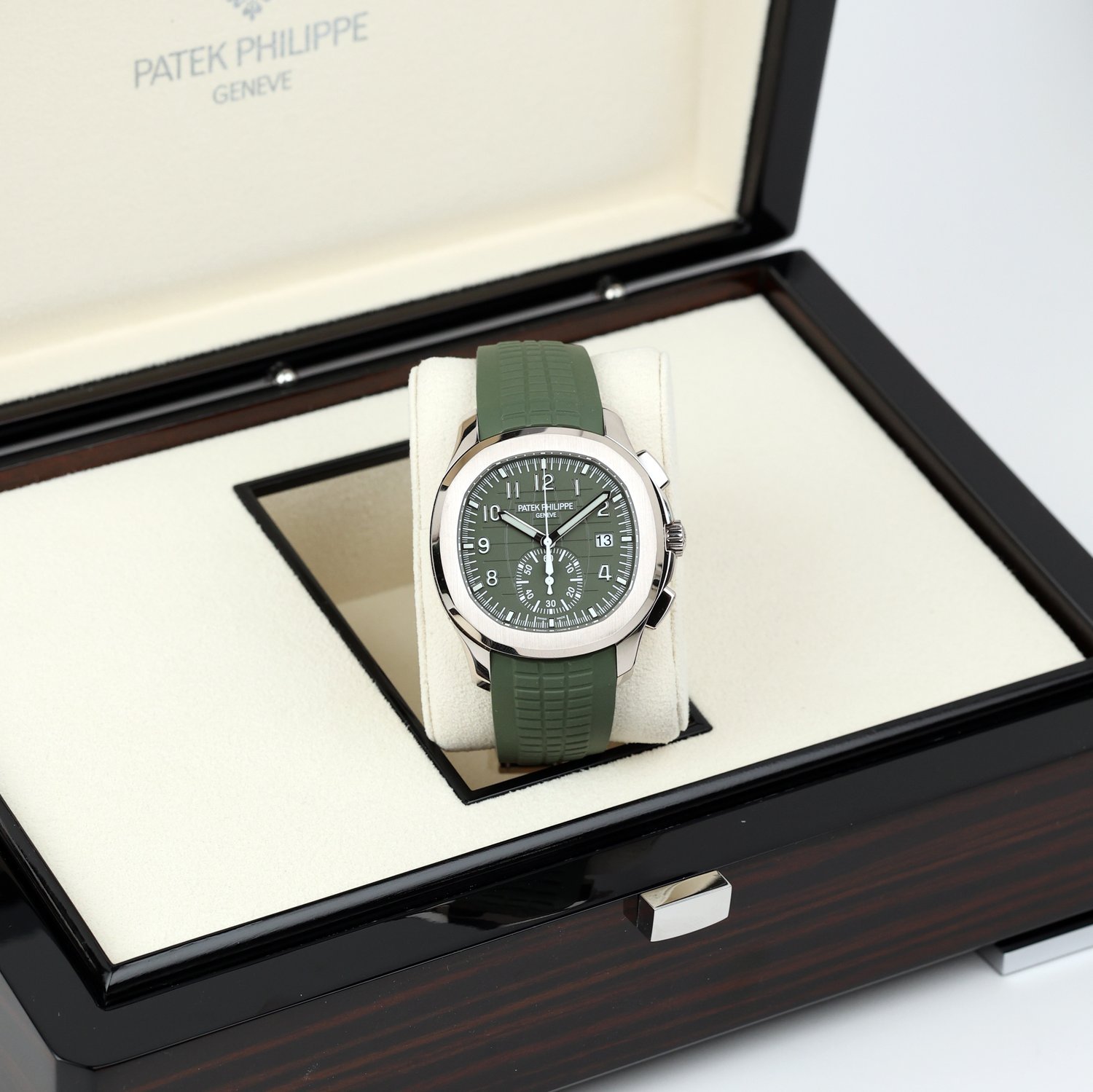 Patek Philippe Aquanaut Chronograph 42.2mm 5968G-010 - Image 5