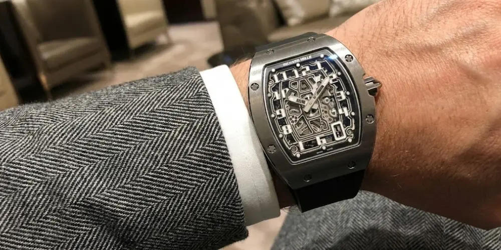 Benefits of Buying Watches from a Licensed Dealer