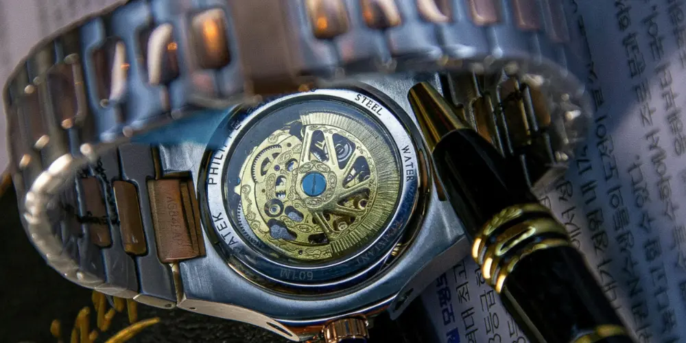 Expert Guide to Consigning Luxury Watches